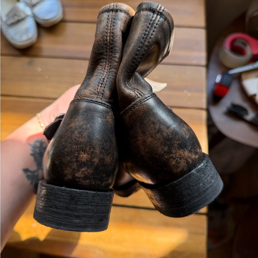 Frye Women's Distressed Brown Leather Ankle Boots Size 7 - Picture 5 of 7
